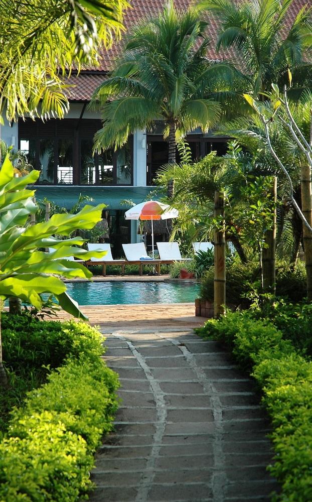 Golden Pine And Resort 4*
