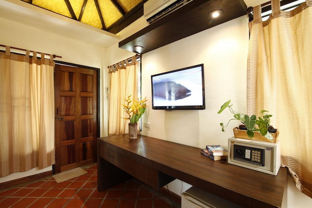 Chunut House *