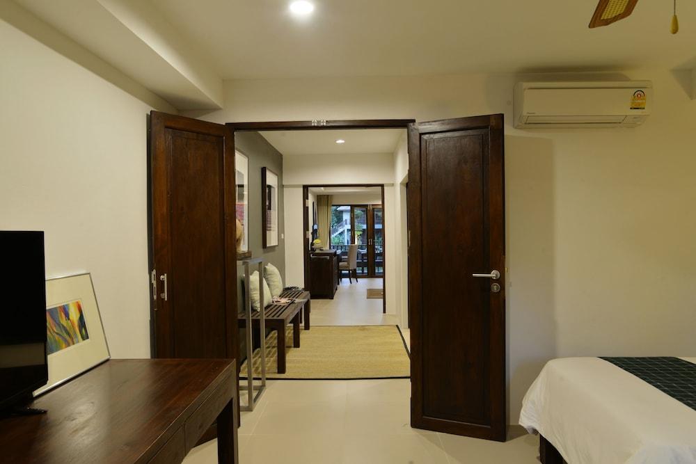 The Quarter 4* Pai