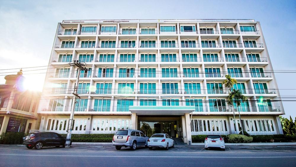 Hotel B2 Premier & 3*