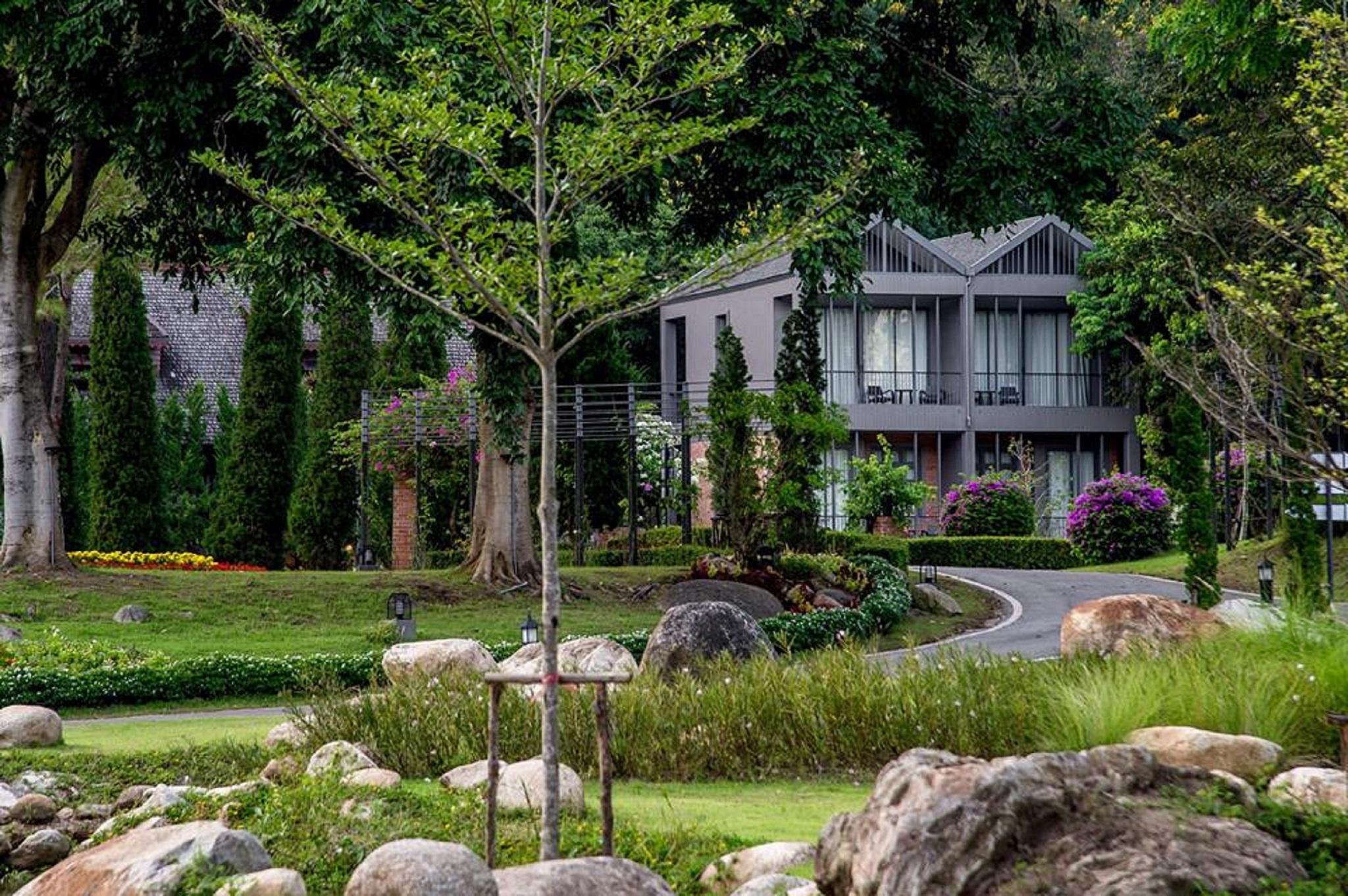 Flora Creek 5*