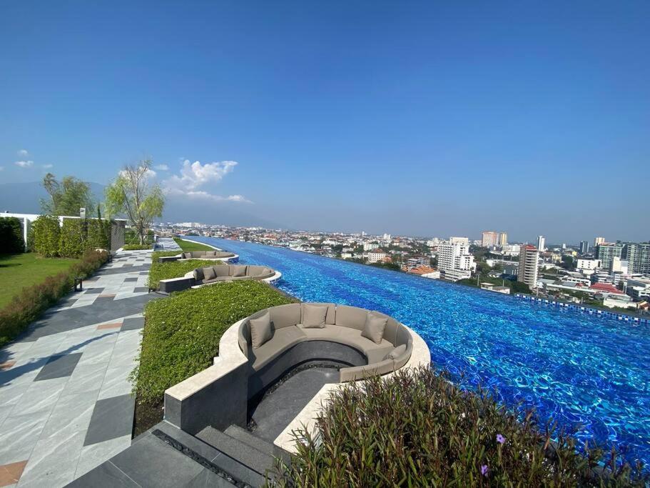New & Cozy 2 Bedroom @ The Astra Sky River Apartment