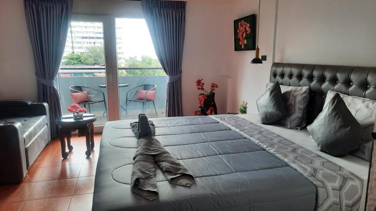 Hotel Happy 3*