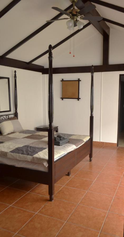 Natural Pool Pattaya 4 Bedroom Villa *