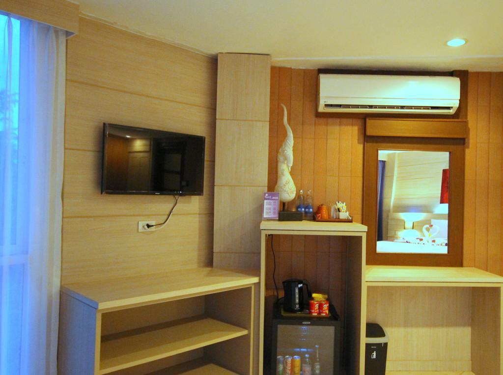Baywatch Boutique Hotel Ao Nang Hotel 3*