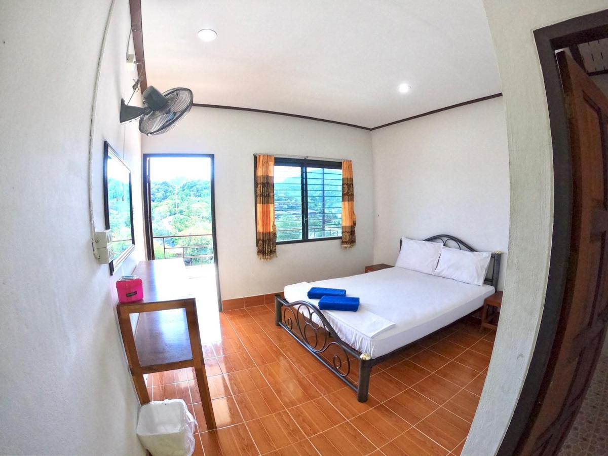 Jr Gym & Hotel