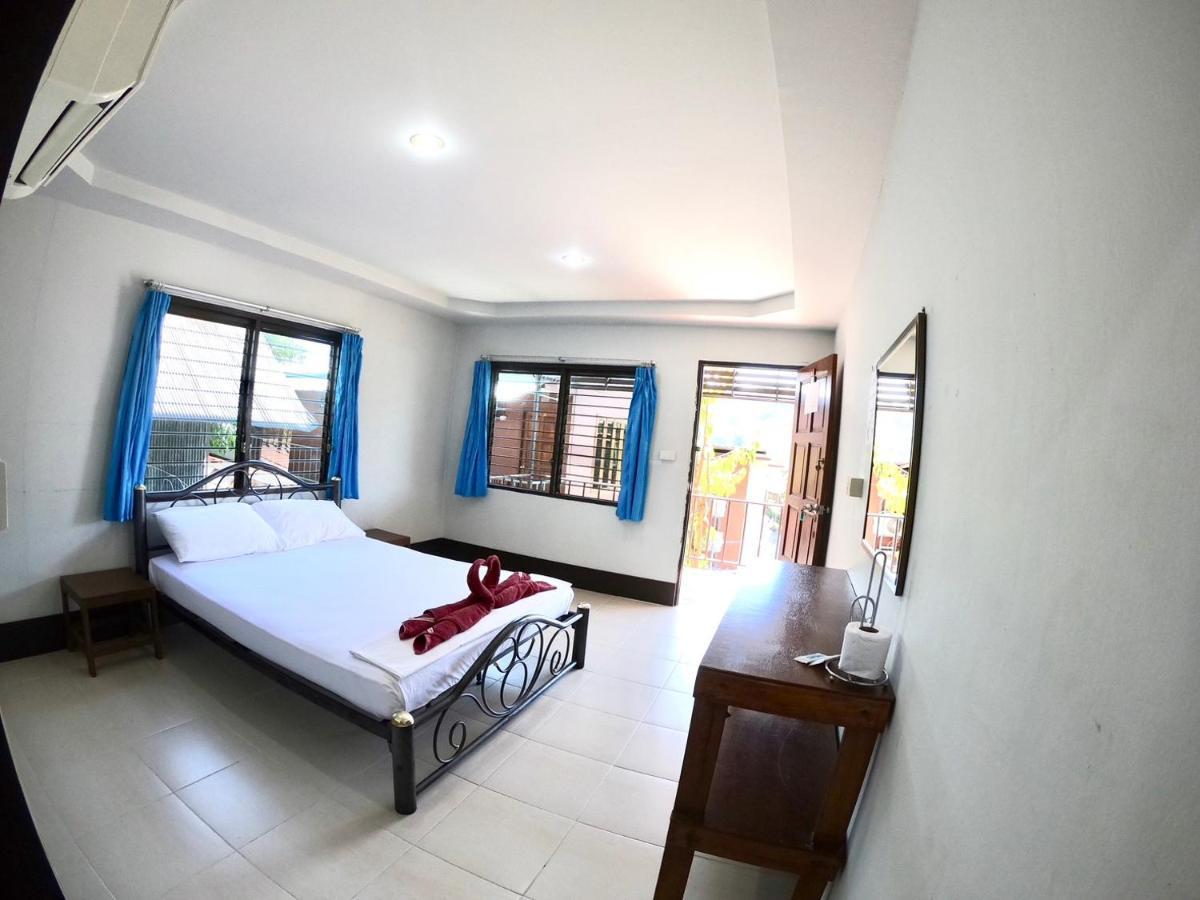 Jr Gym & Hotel 2*