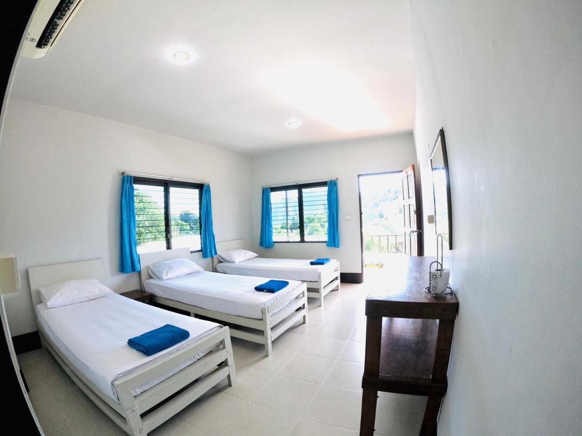 Jr Gym & Hotel 2*