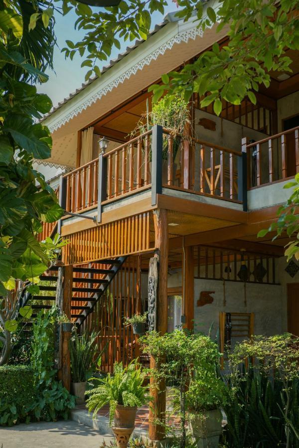 Resort Buri Gallery House