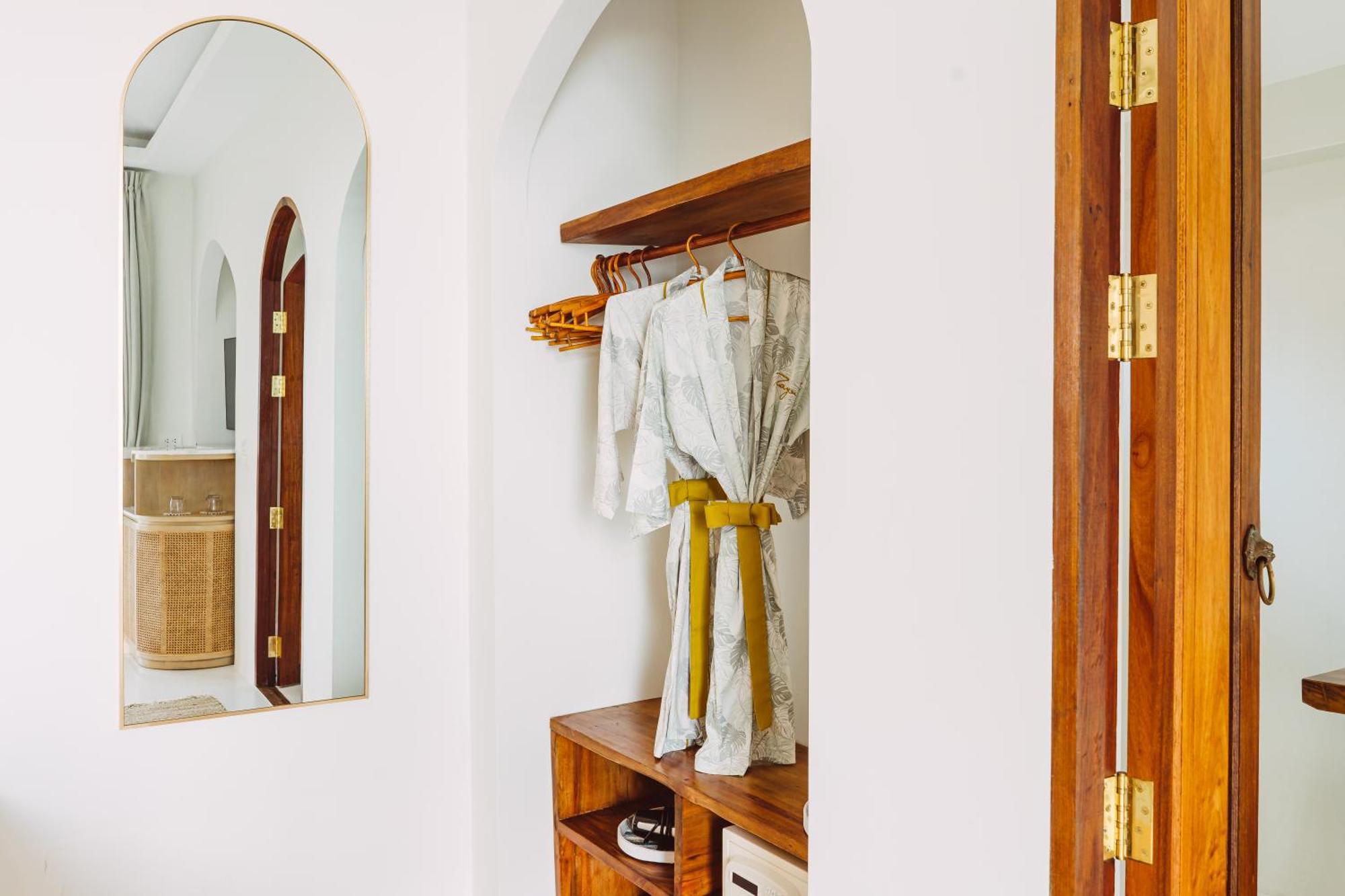 Zazen Boutique & - Sha