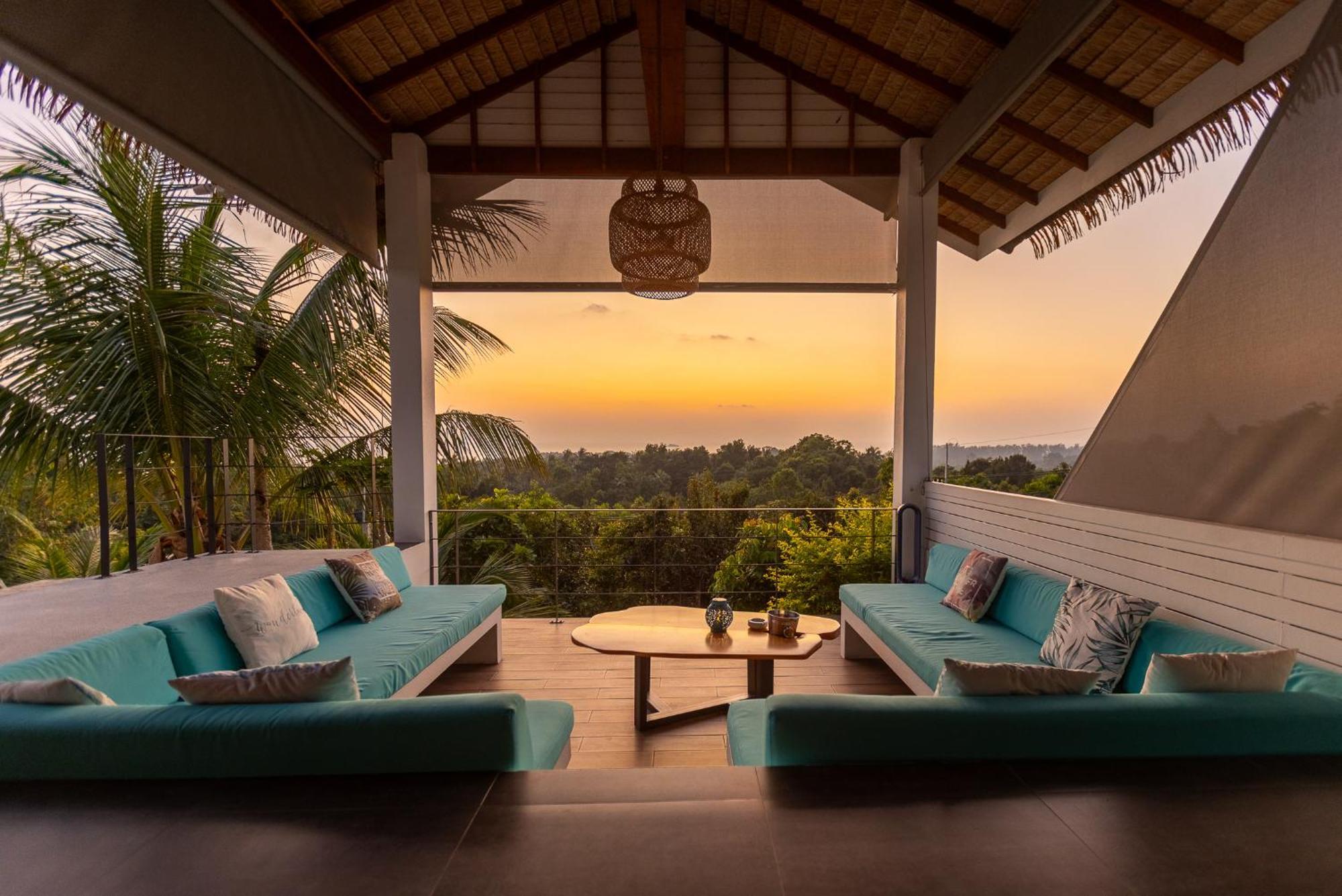 Shades Of Blue Villa *