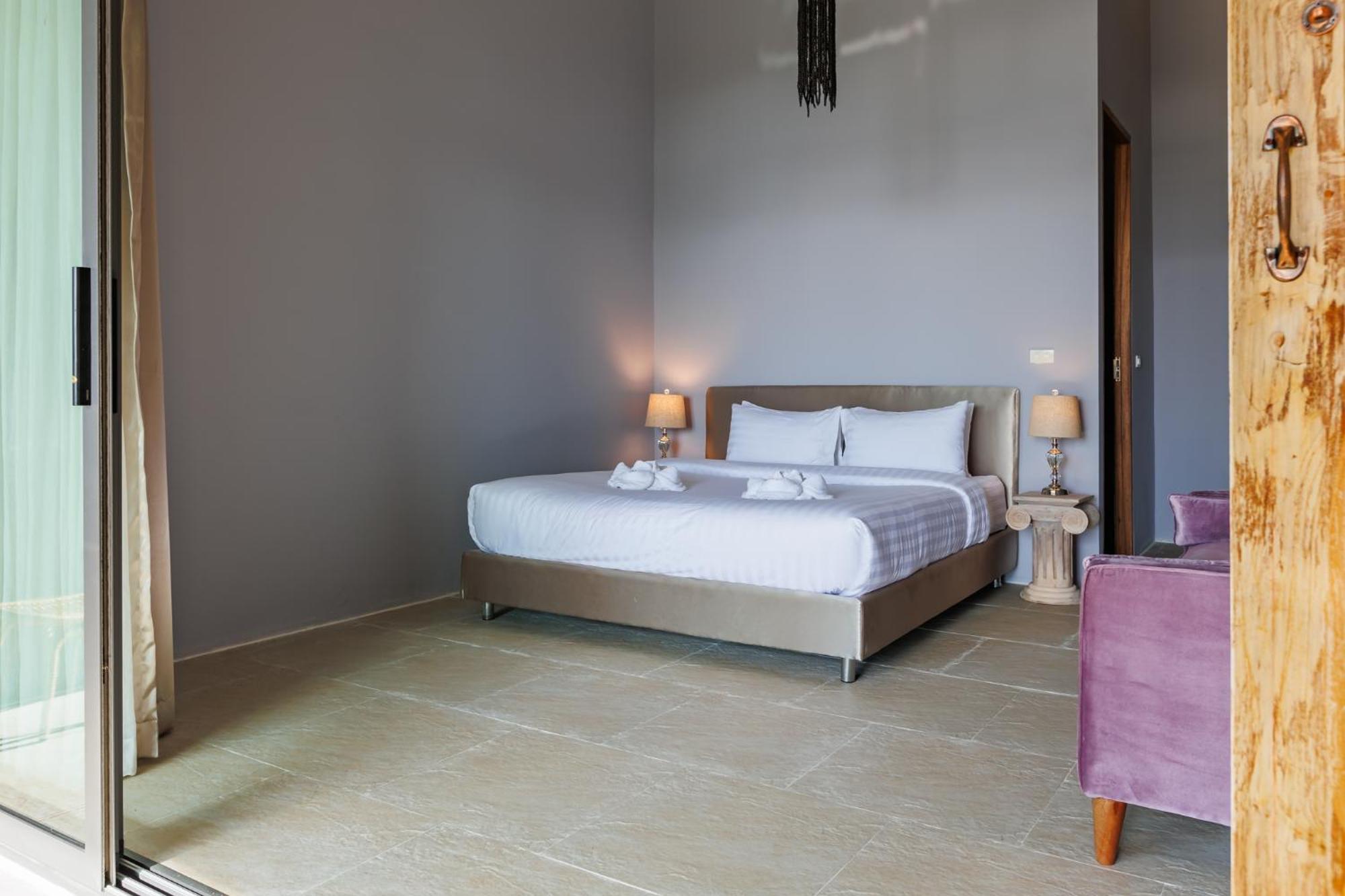 Villa 5br Luxury Prime Location *