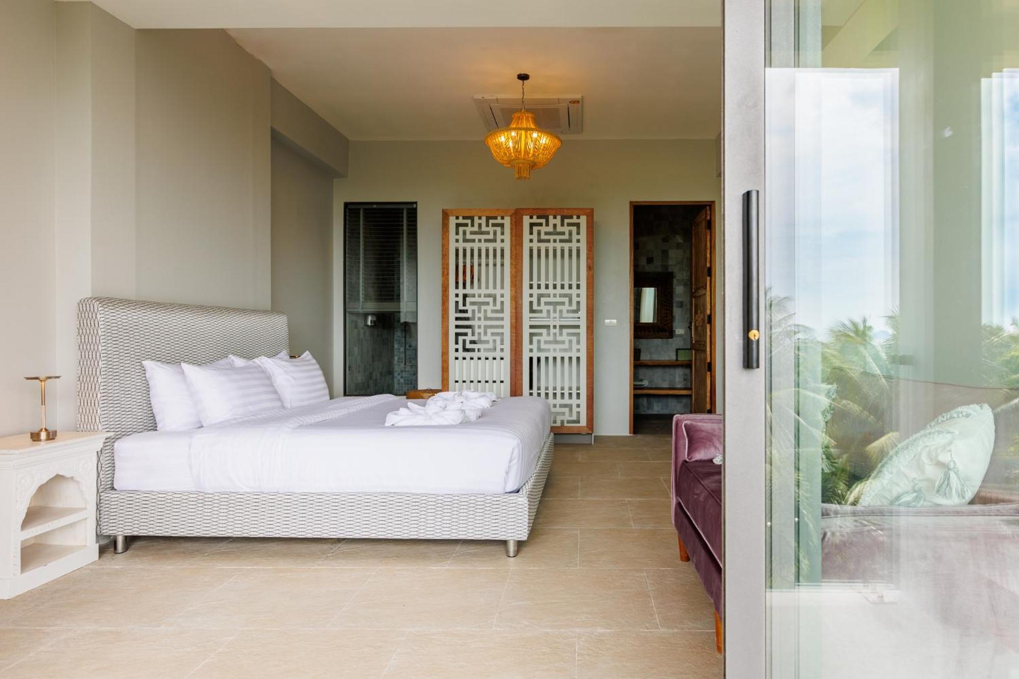 5br Luxury Prime Location Villa