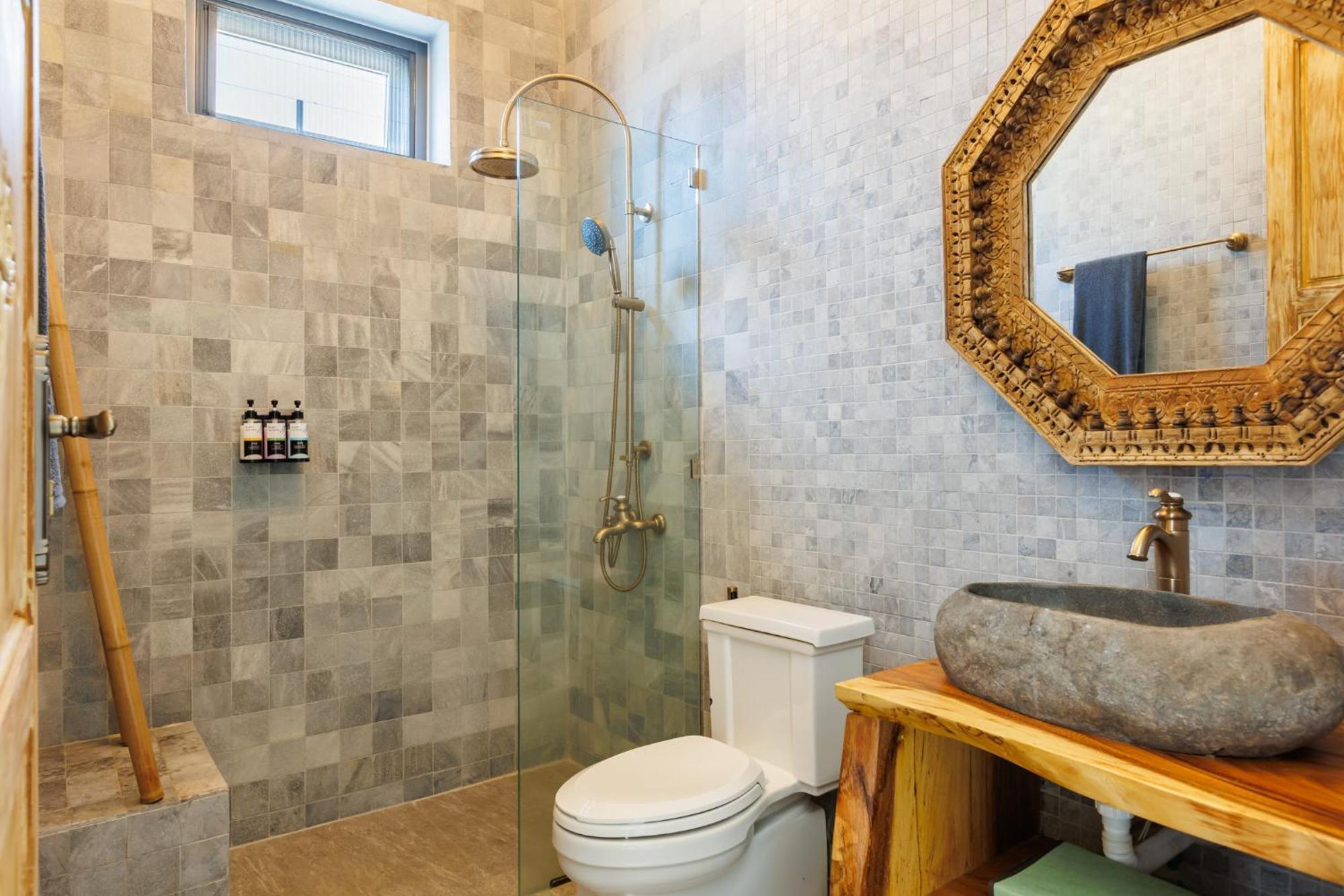 5br Luxury Prime Location Villa
