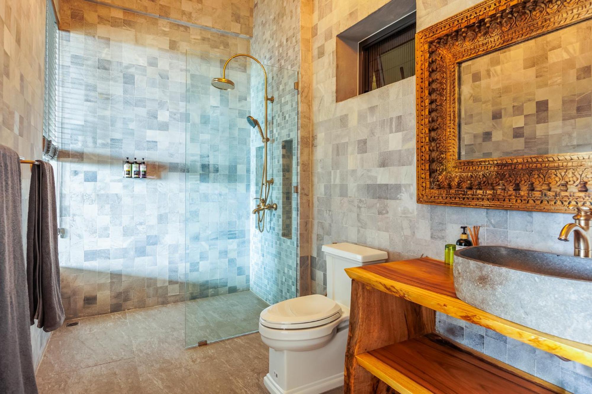5br Luxury Prime Location Villa