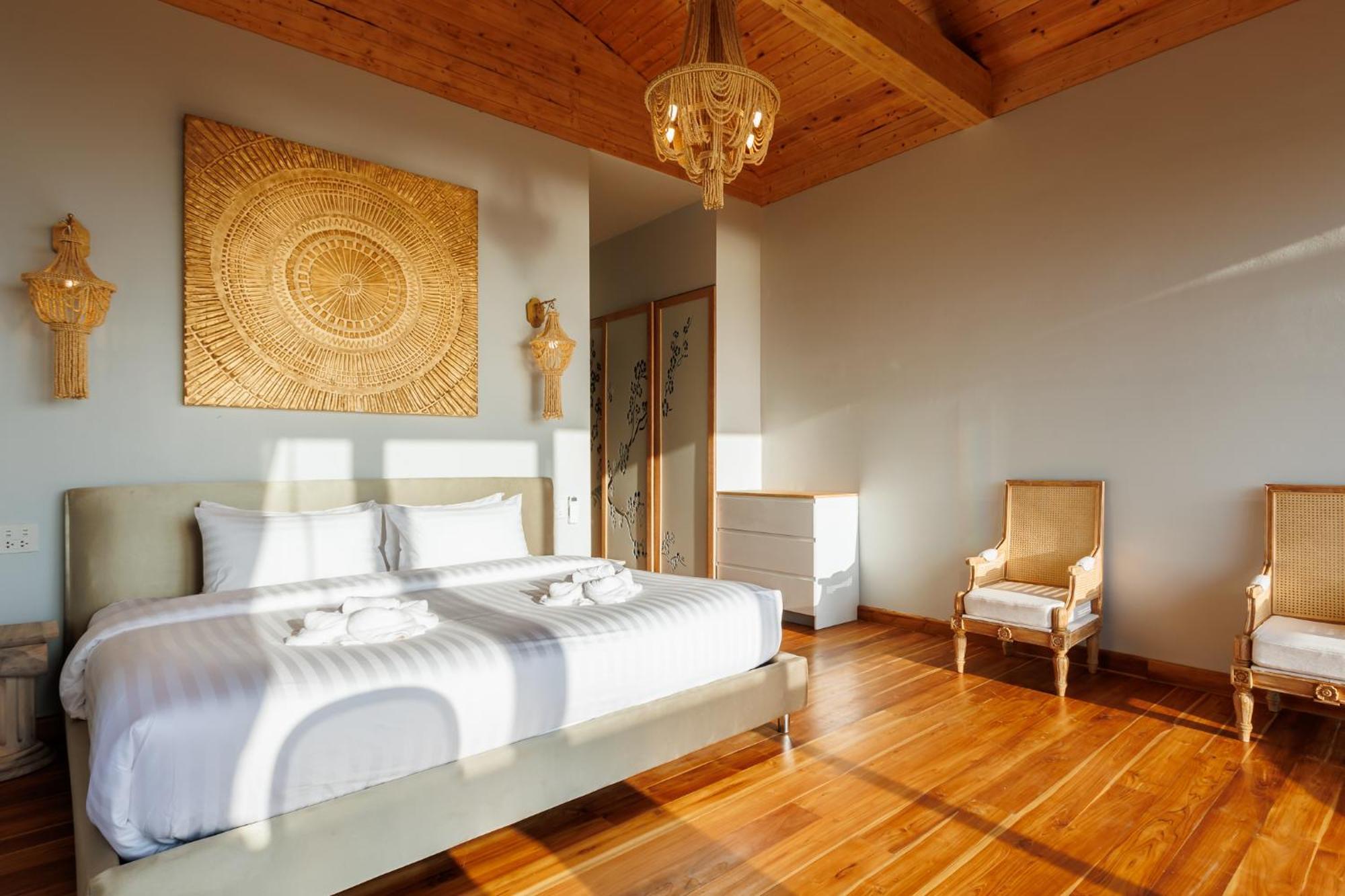 5br Luxury Prime Location Villa *