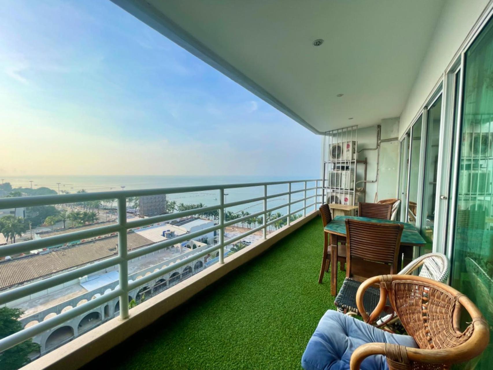 Apartment Beautiful Sea View Front