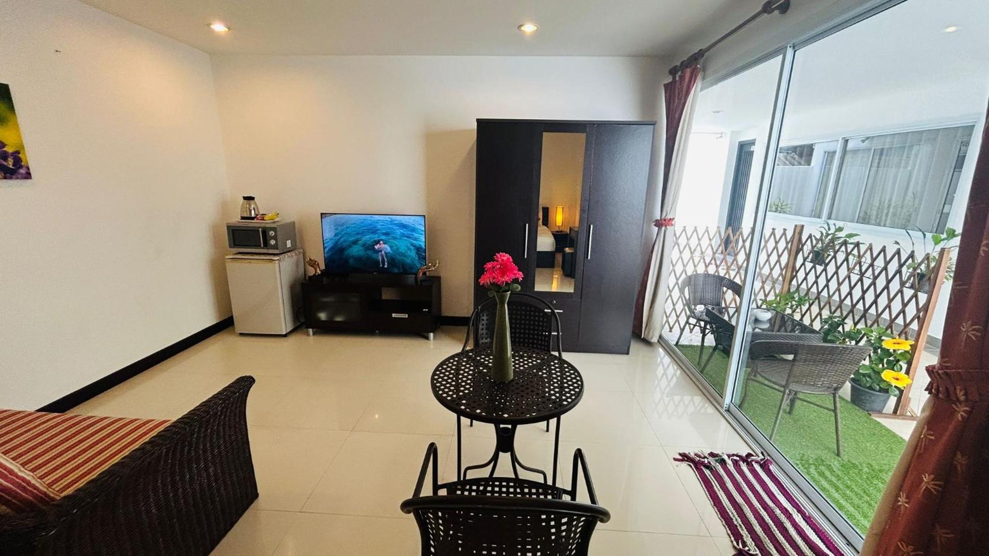 Crystal Bay Tropical Aparthotel