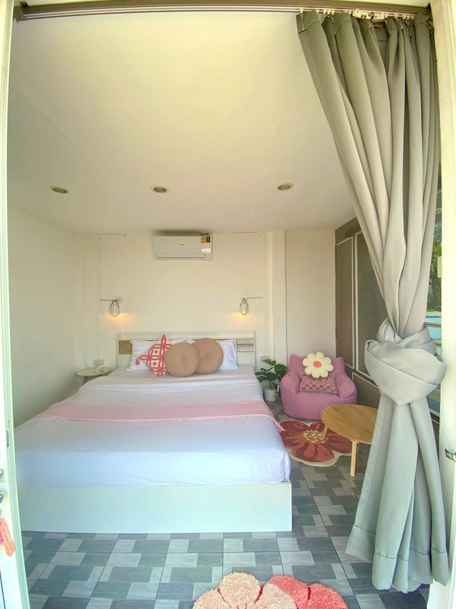 17stories 1 Hostel Pai