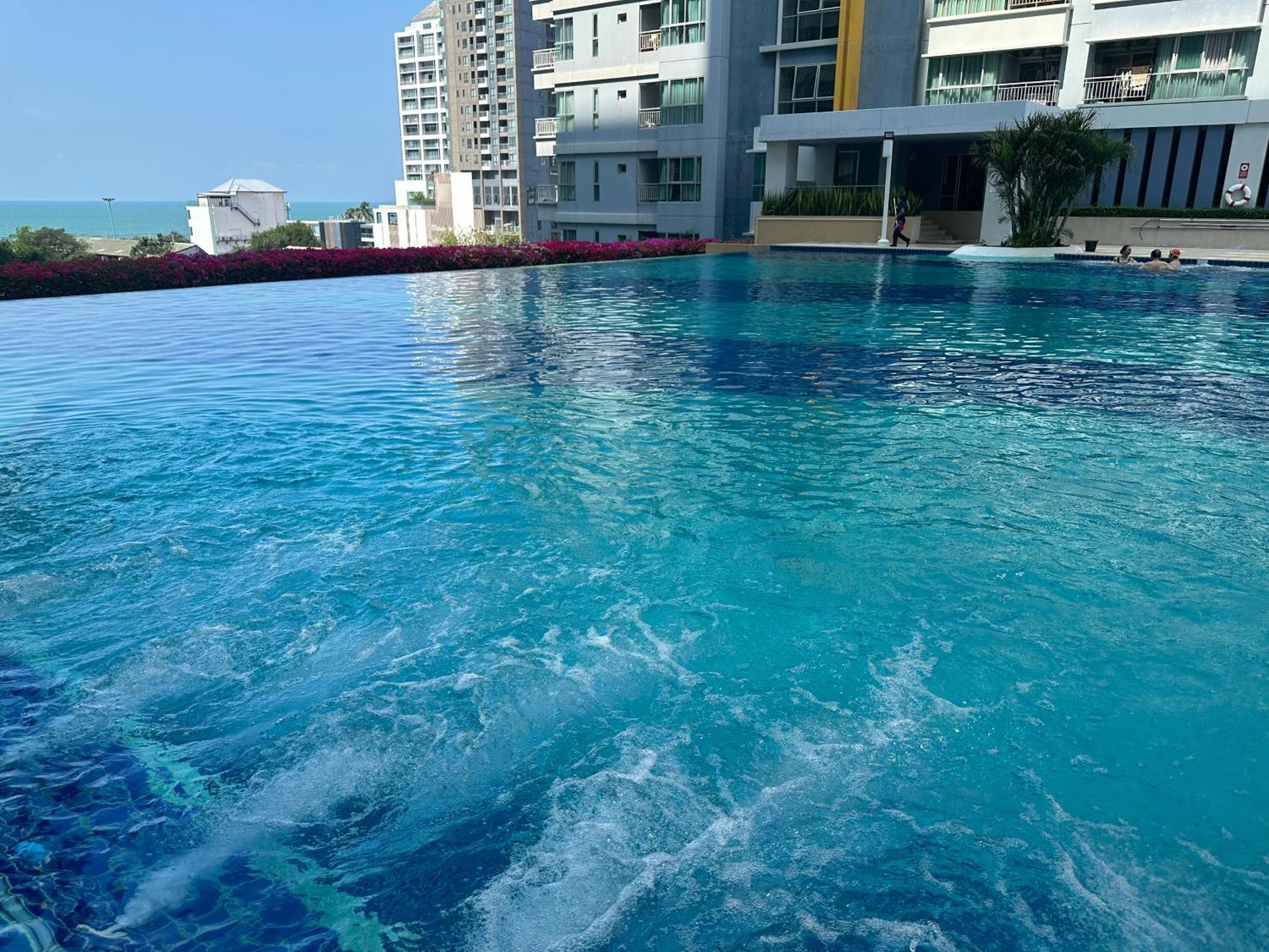 Seaview Lumpini-pool And Gym Face To Ocean Praia de Jomtien