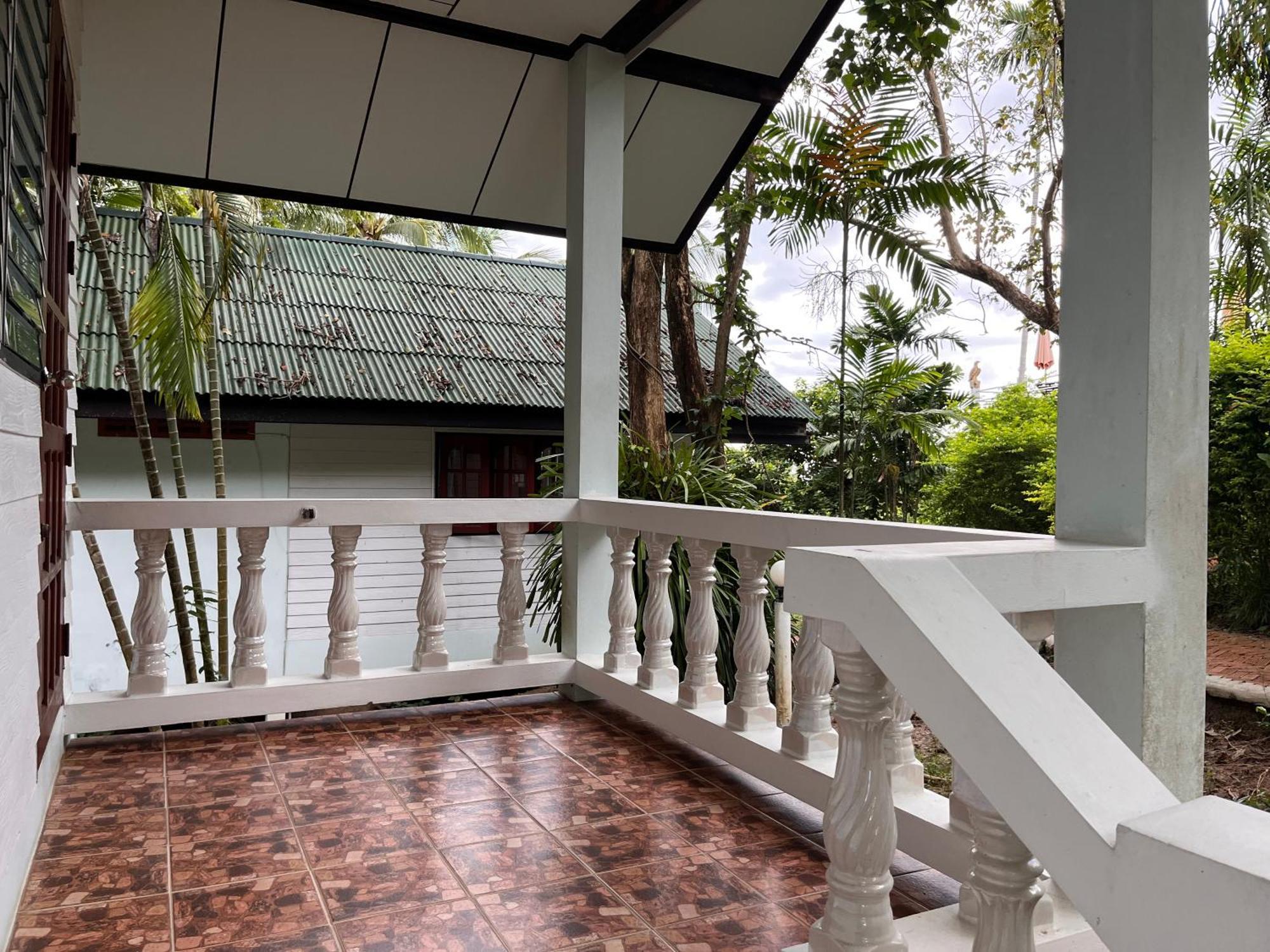 Golden Hill Resort Wok Tum