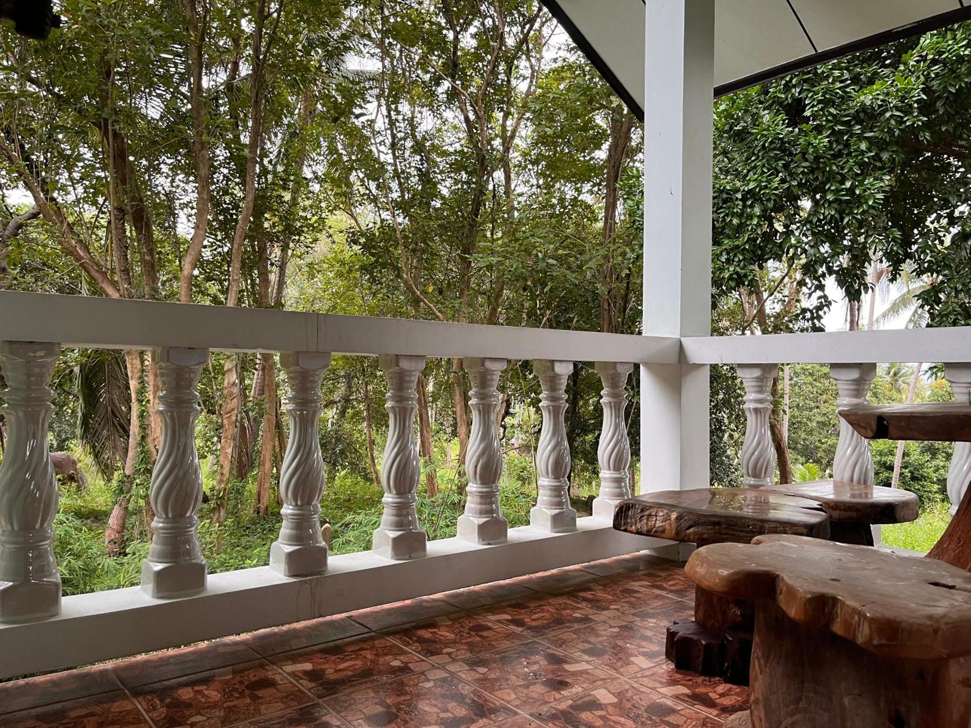 Resort Golden Hill Wok Tum