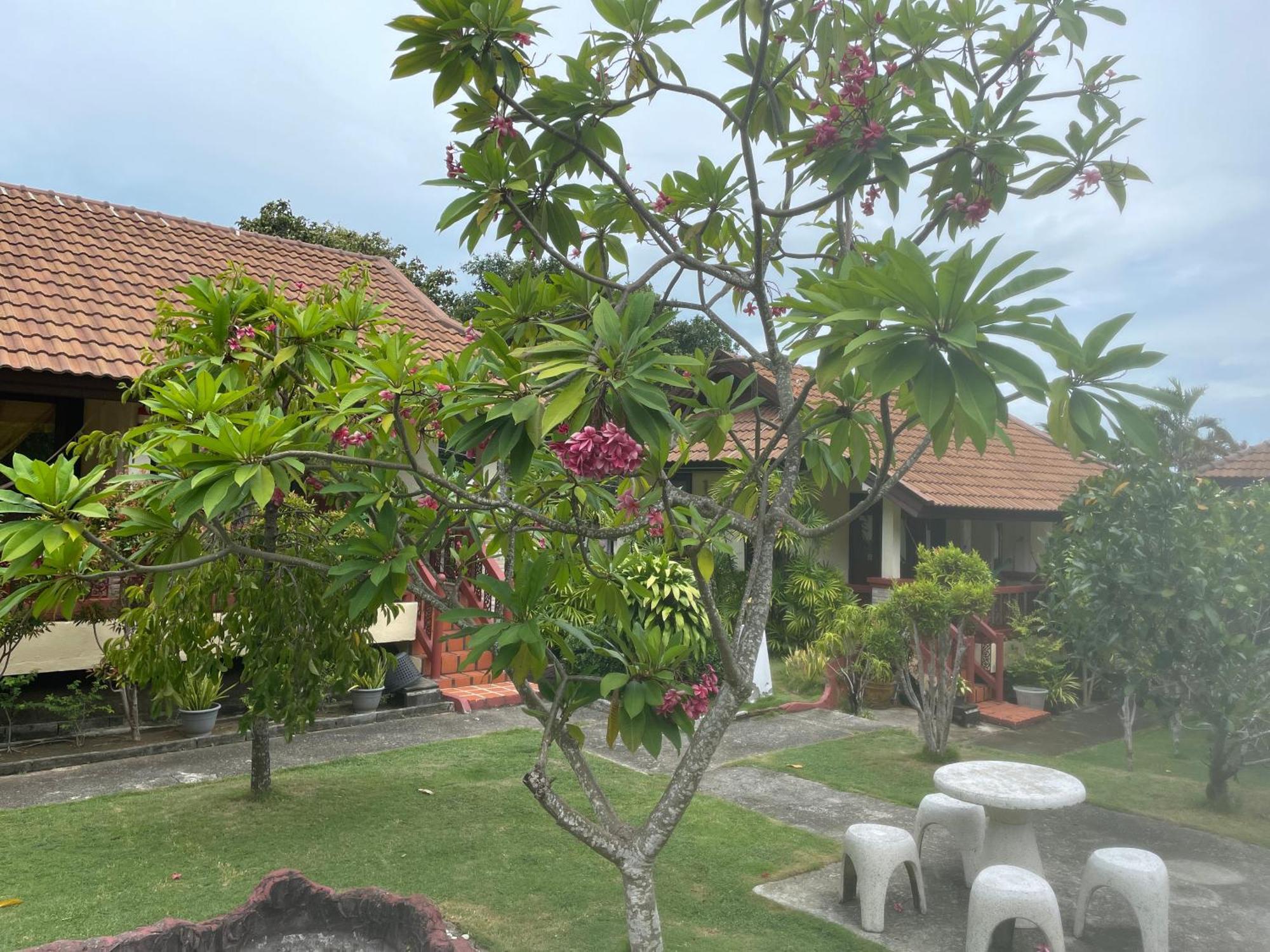 Starlight Haadrin Resort