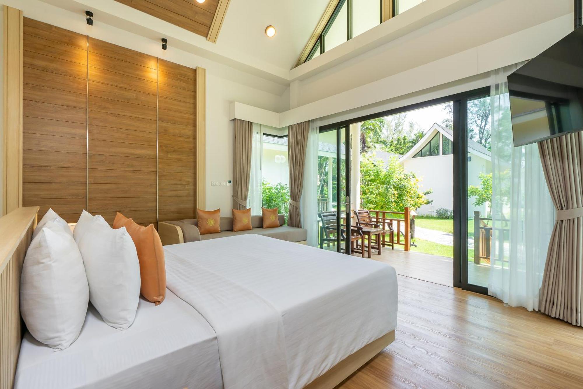 Paradise & Resort 4*