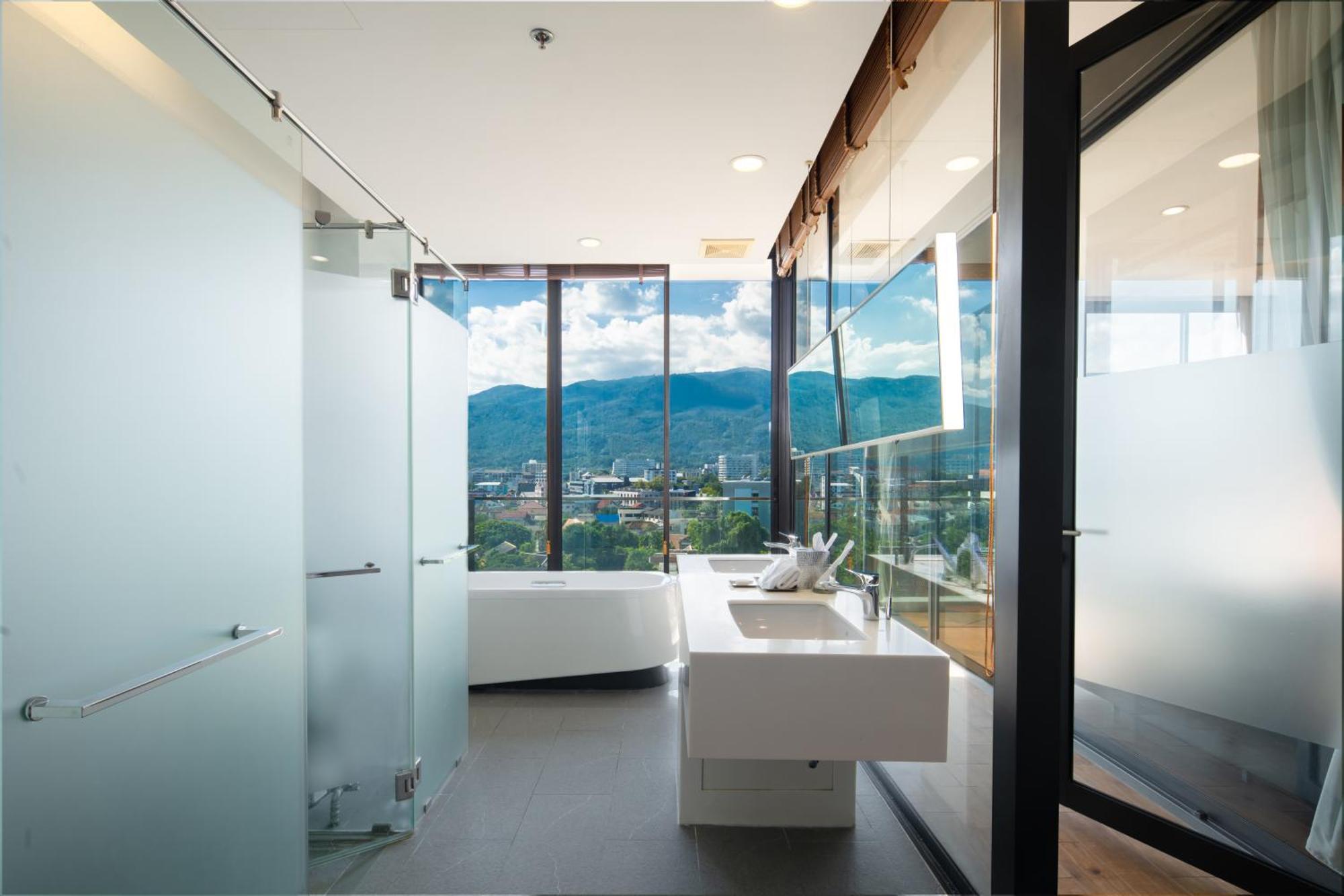 Eastin Tan 4*