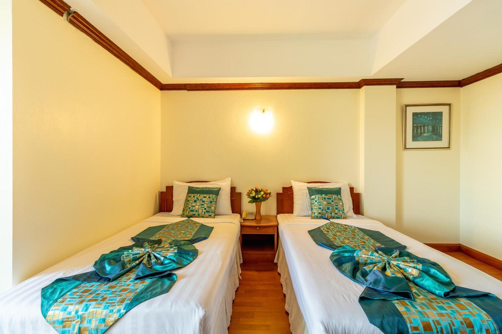 Hotel Chomsin ชมสินธุ์ Hua Hin