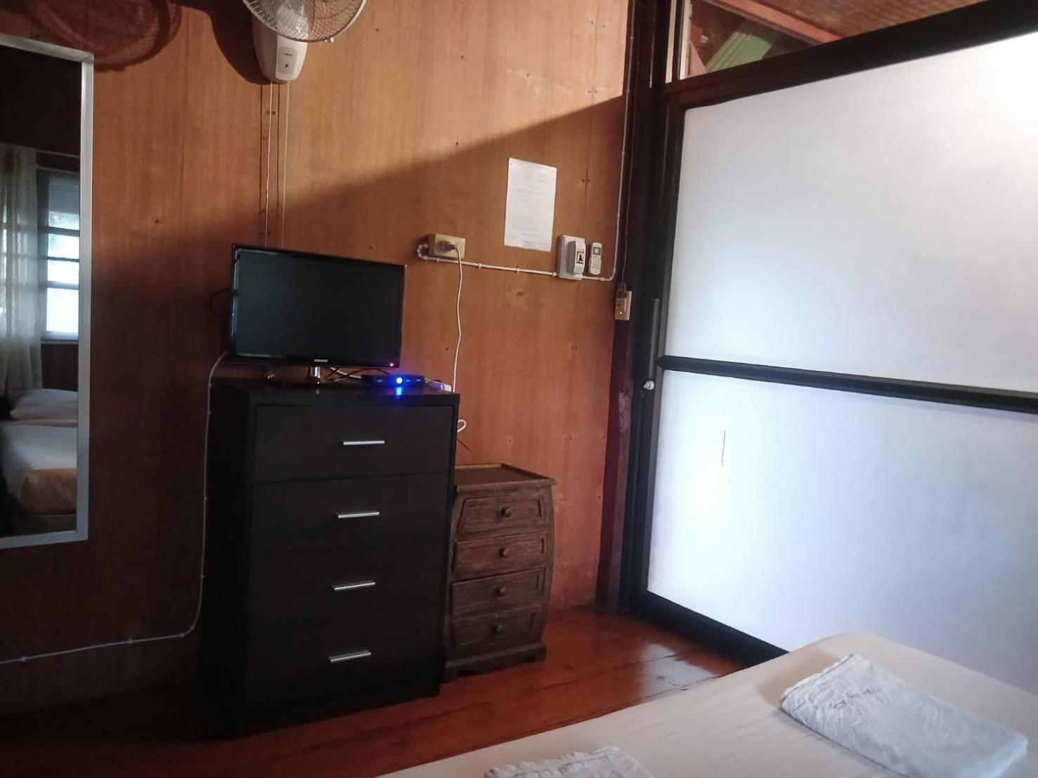 ปอ อา ยอ Hostel *