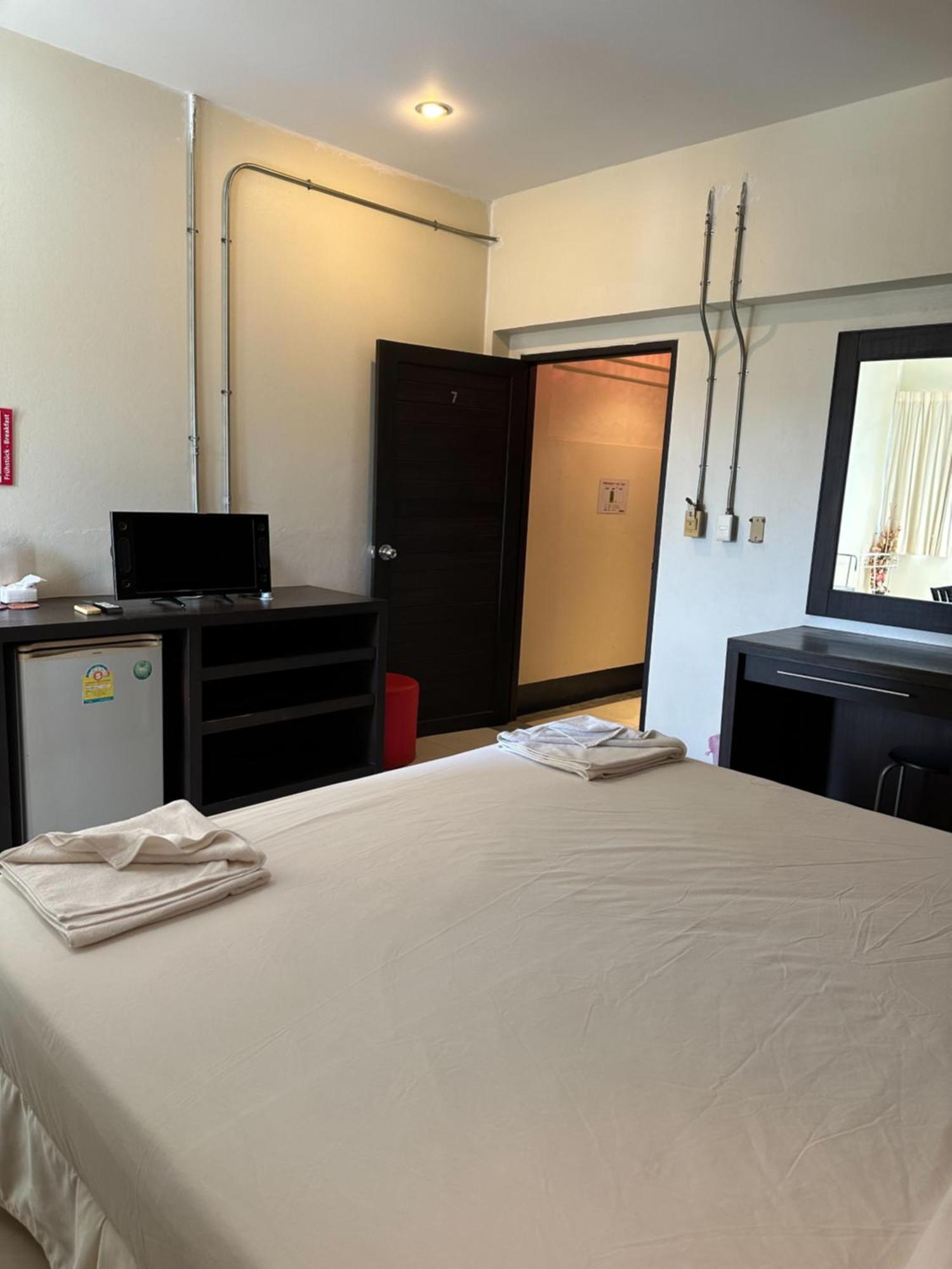 Bed & Breakfast Cozy Place - Free Weeds Patong