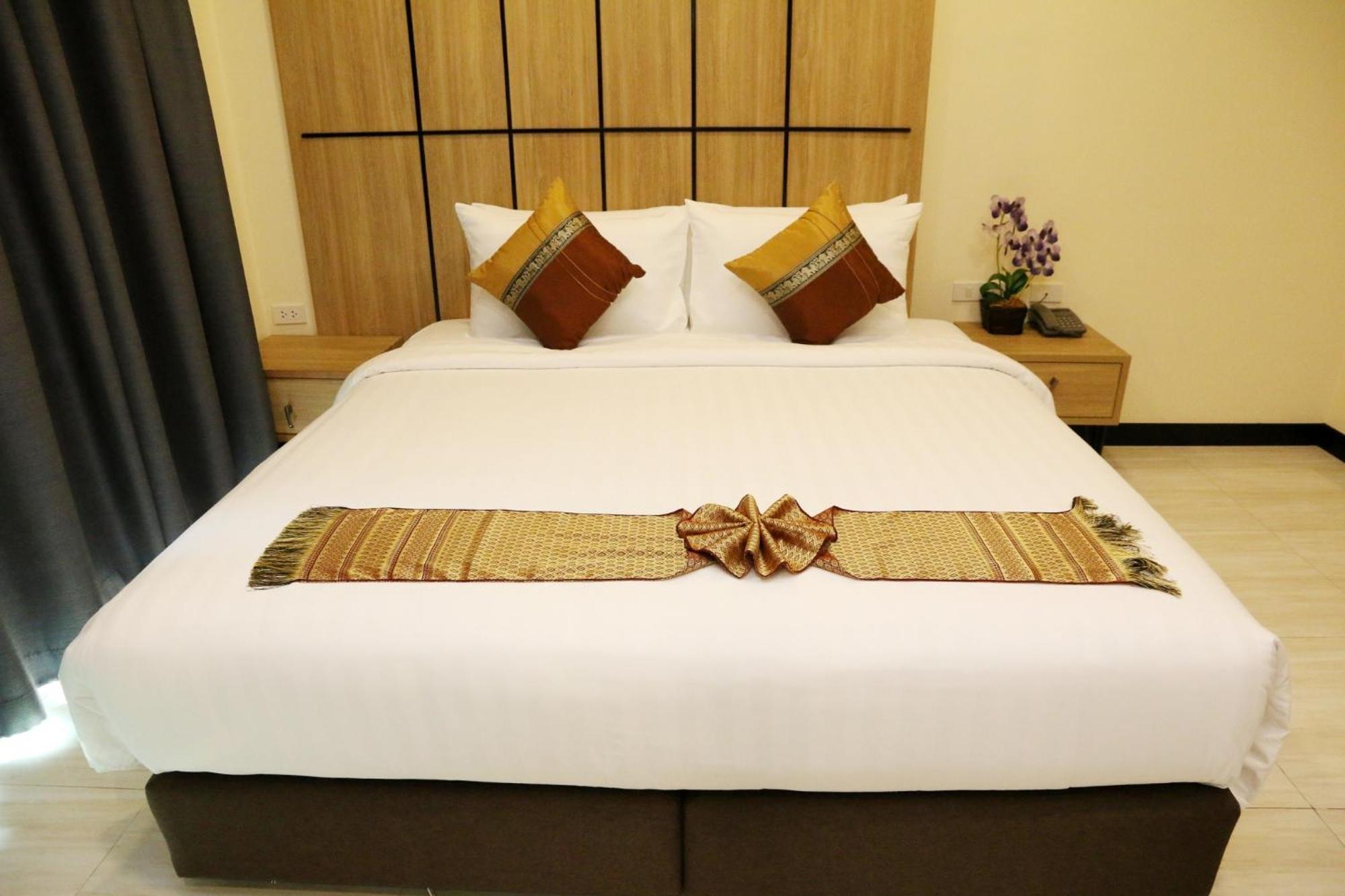 Hotel Crystal Palace Luxury Pattaya