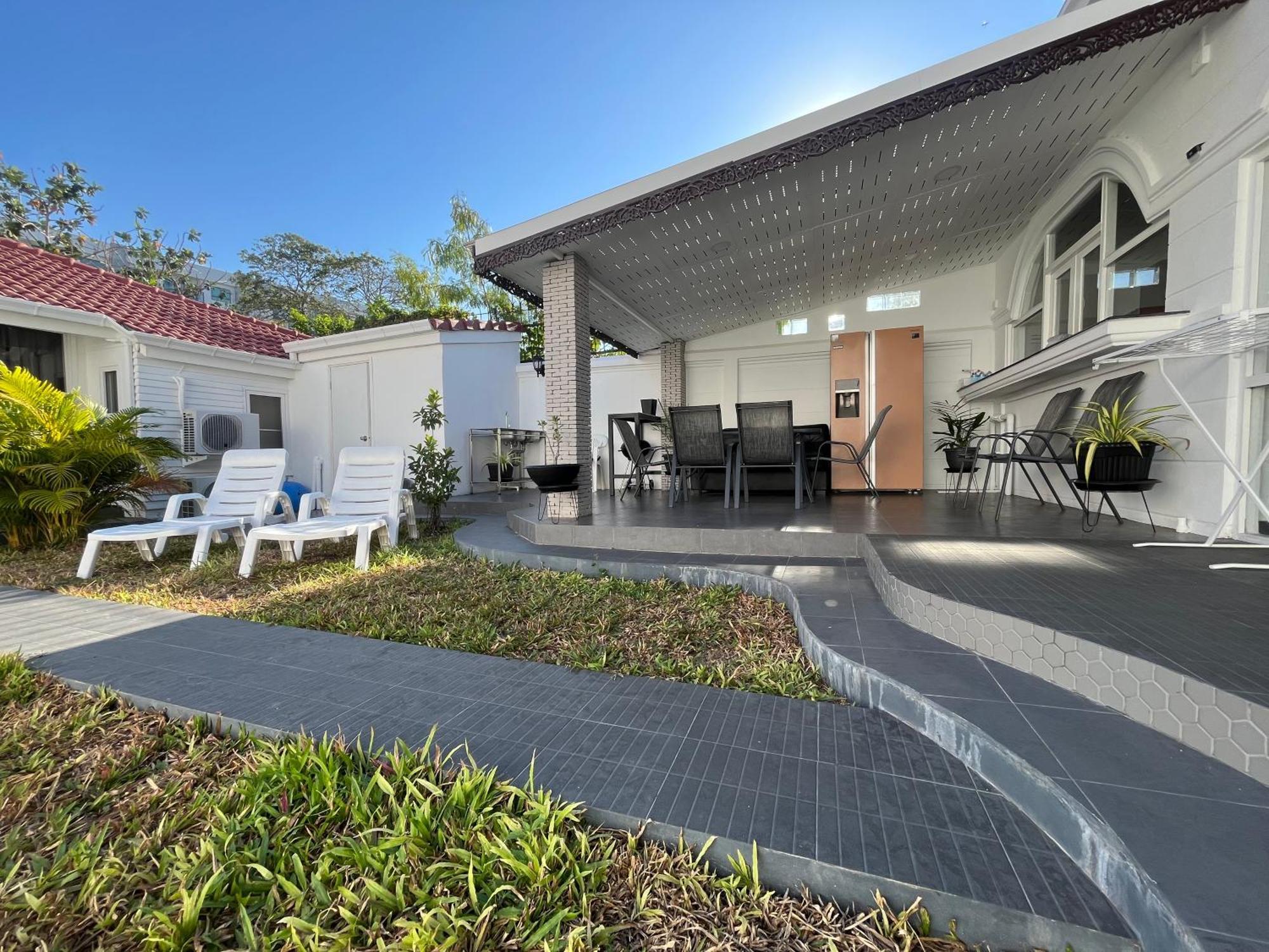 Natural Pool Pattaya 4 Bedroom Villa