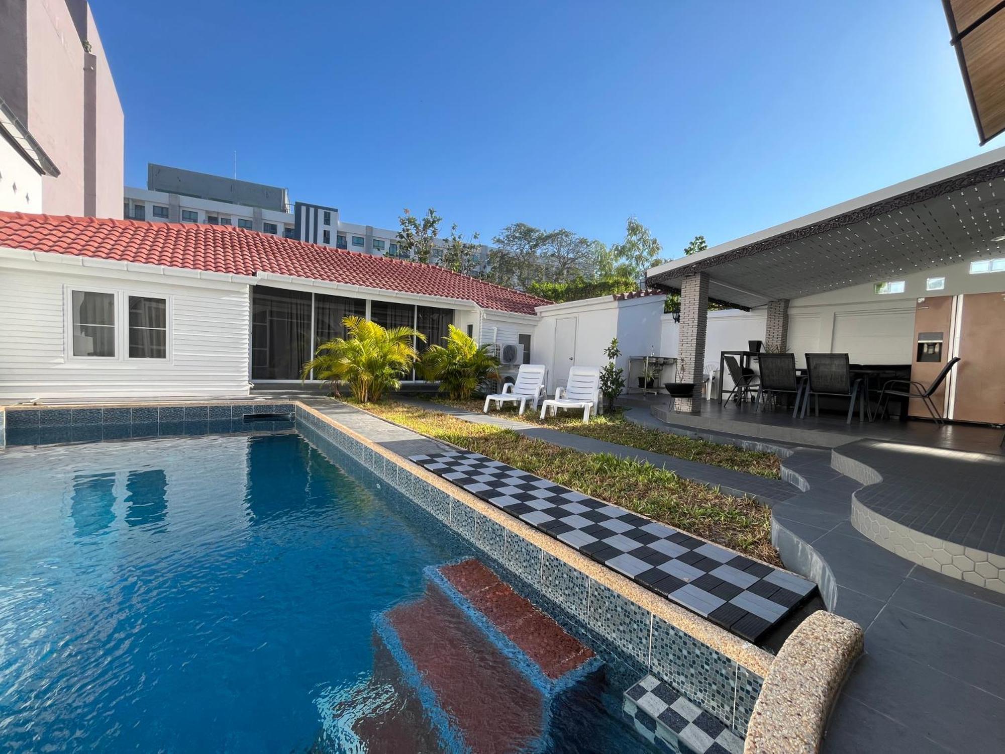 Villa Natural Pool Pattaya 4 Bedroom
