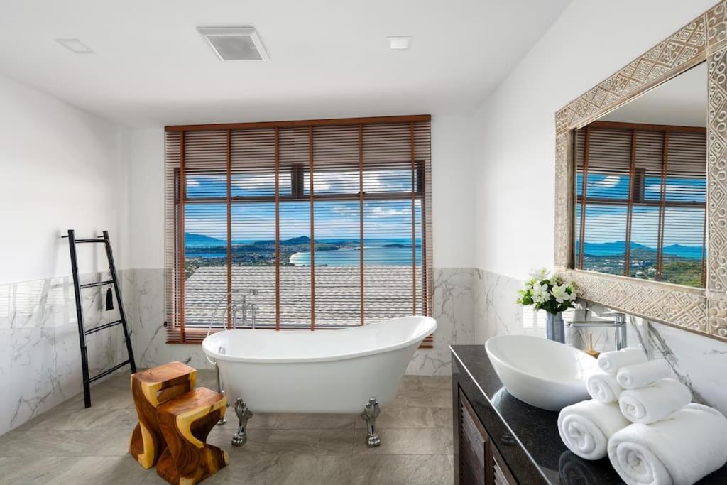 Luxury Blue Coco Sea View - 4x4 Suv Included Villa *