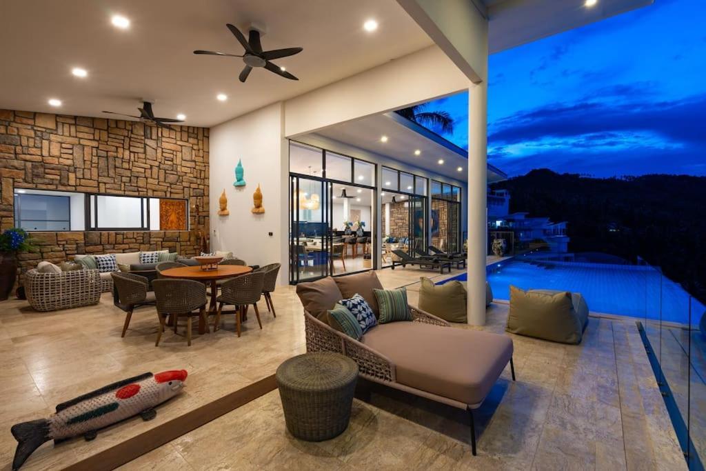 Luxury Blue Coco Sea View - 4x4 Suv Included Villa *