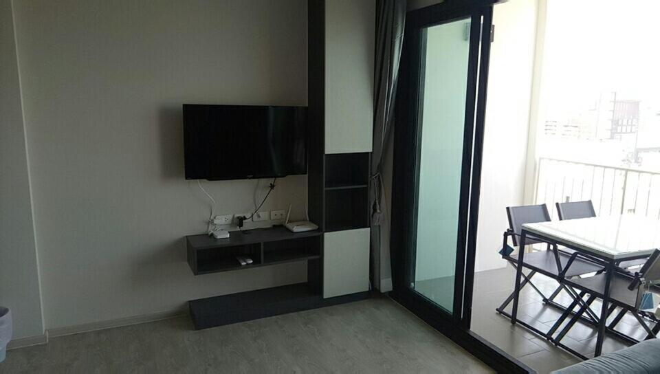Apartment The Base By Feng Pattaya