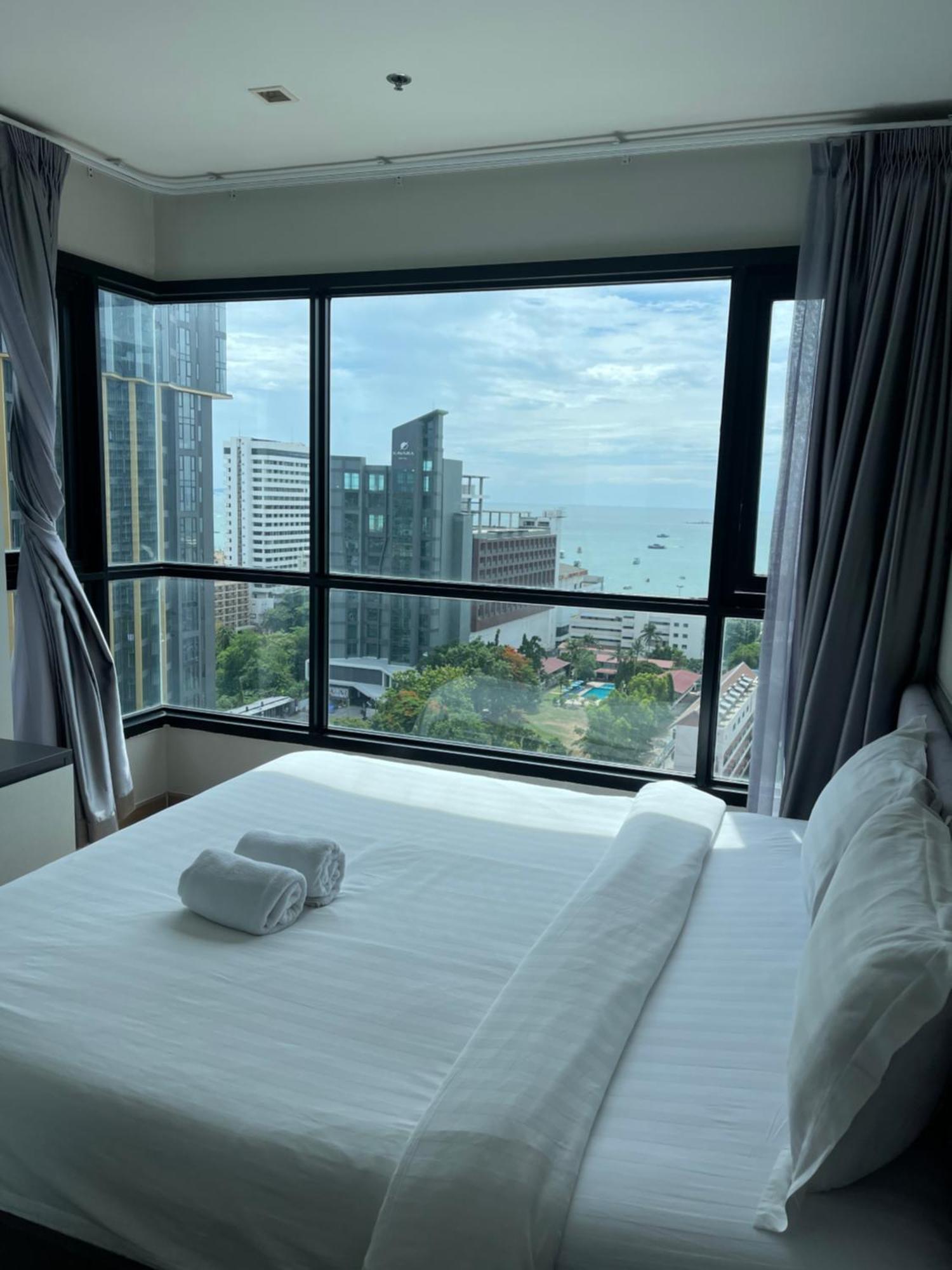 The Base By Feng Apartment Pattaya