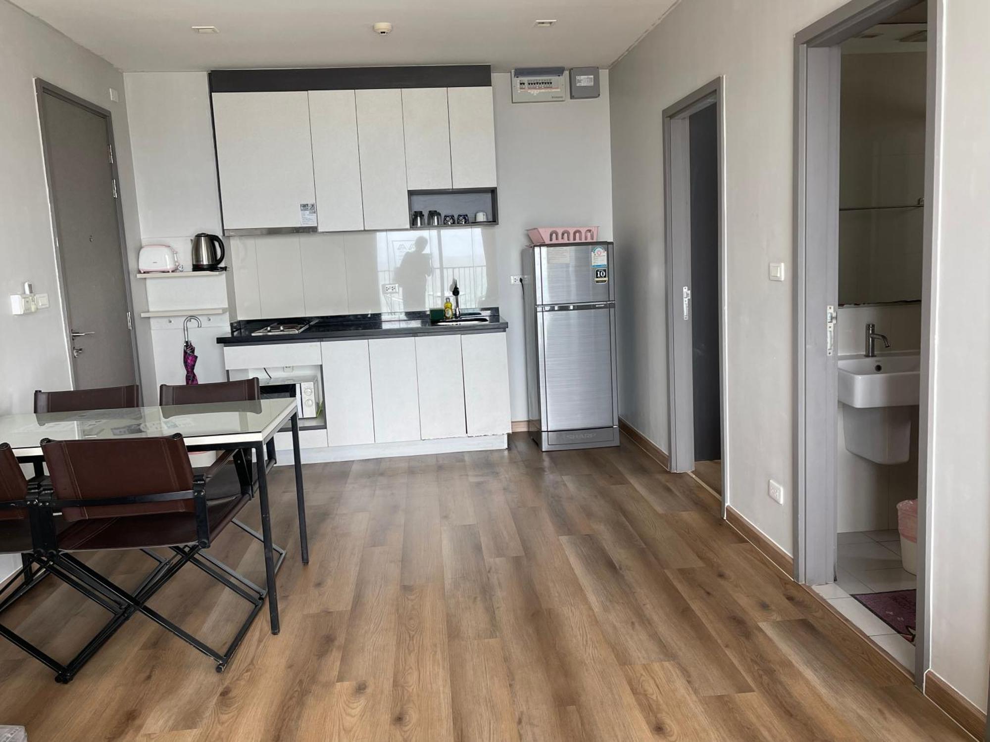 Apartment The Base By Feng Pattaya