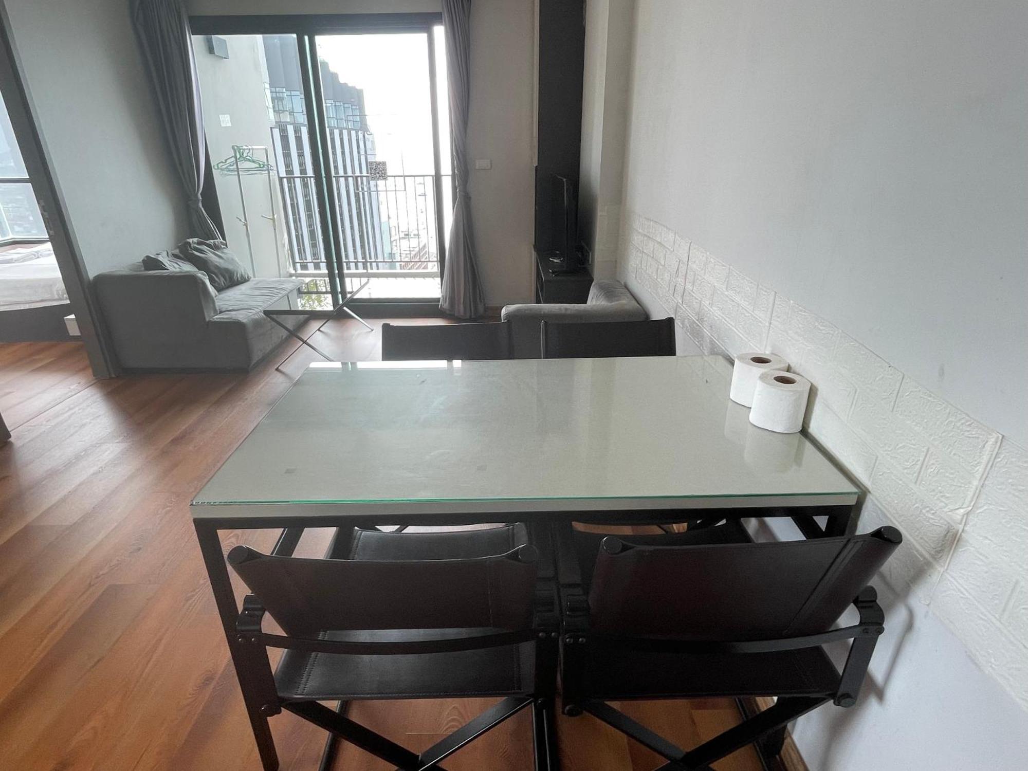Apartment The Base By Feng *