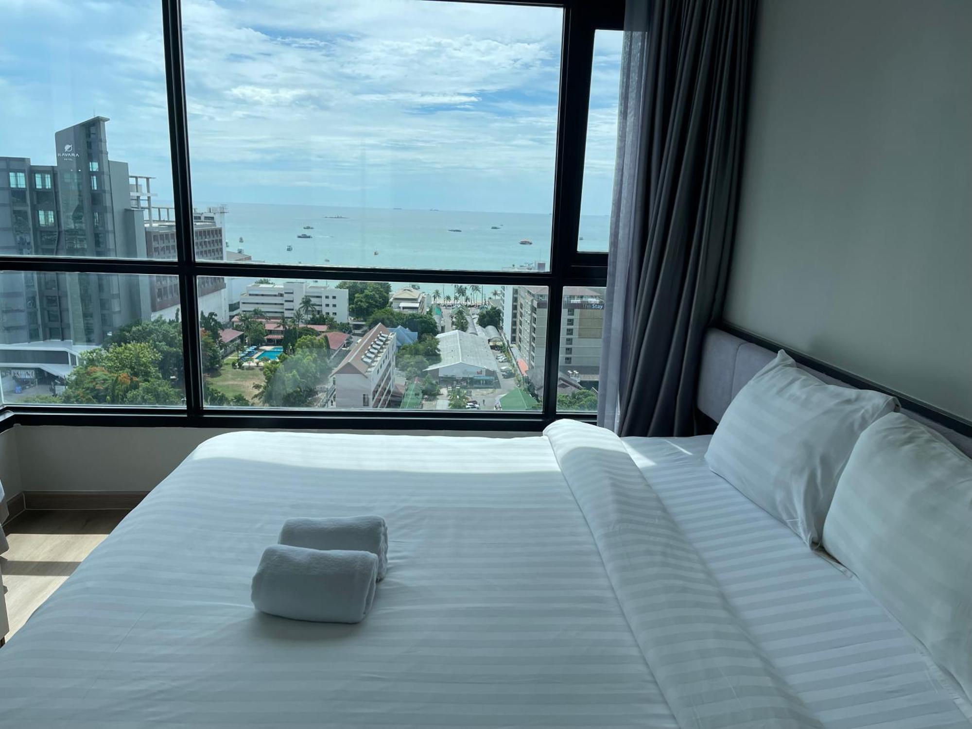 The Base By Feng Apartment Pattaya