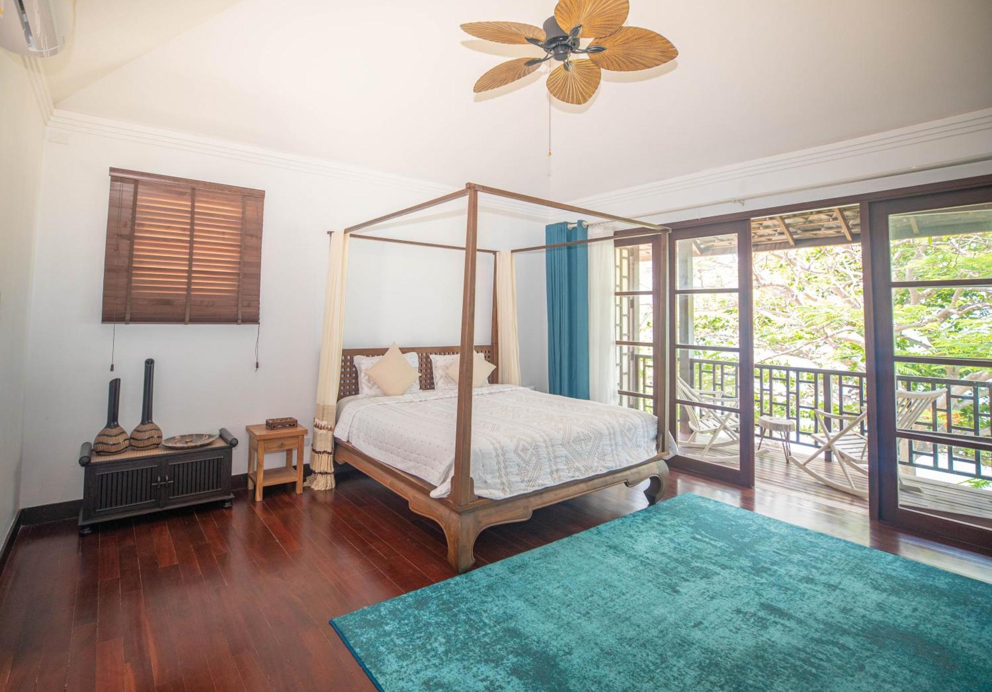 Villa 蓝星海边一线海景五卧室度假风别墅 Koh Samui
