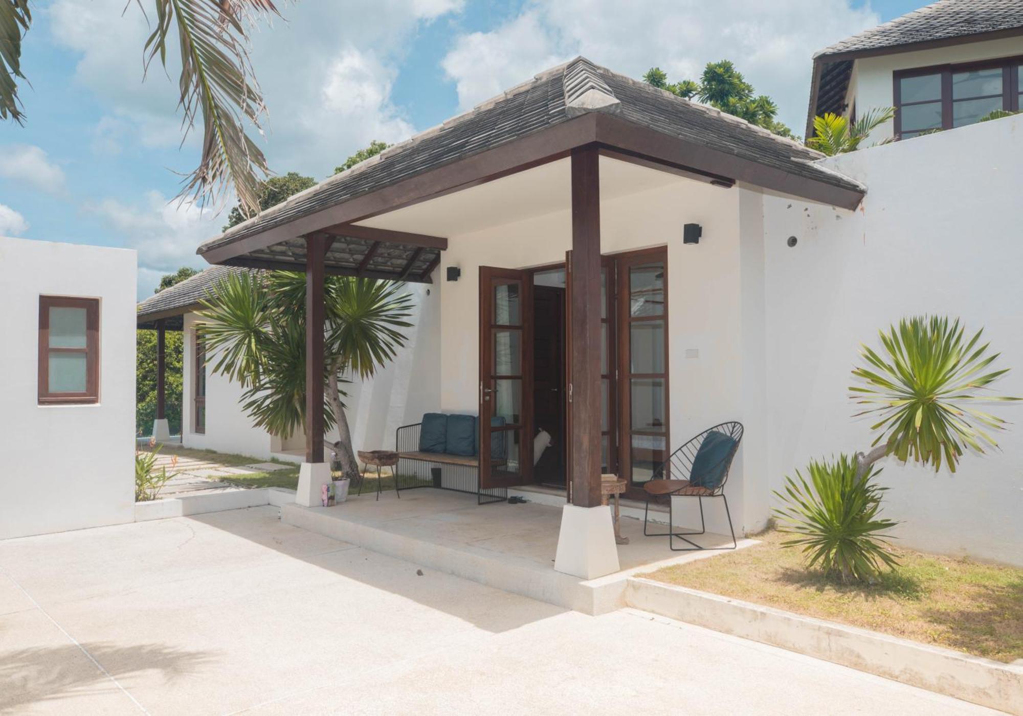 Villa 蓝星海边一线海景五卧室度假风别墅 *