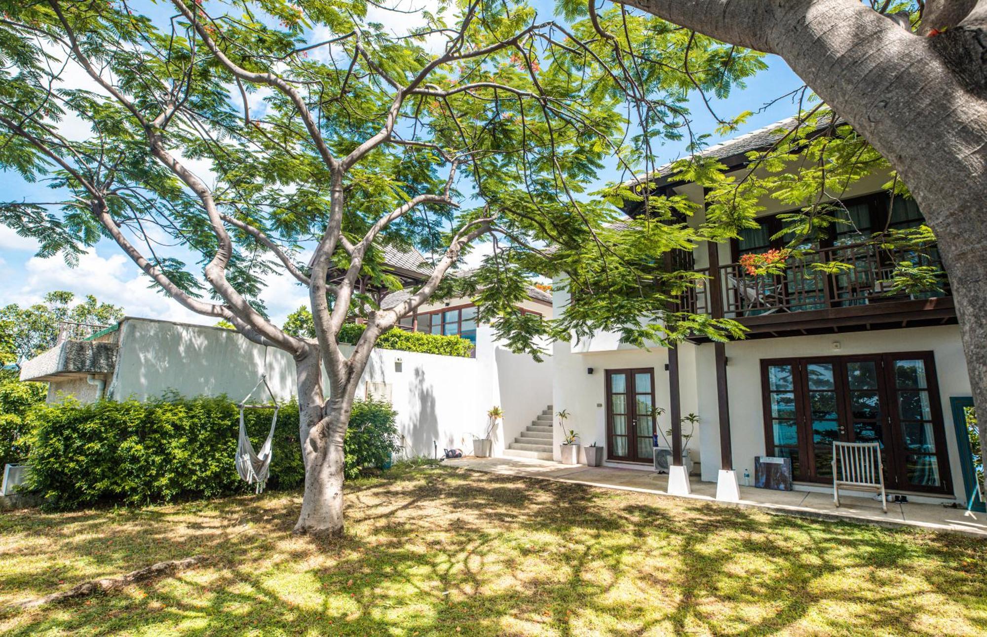Villa 蓝星海边一线海景五卧室度假风别墅 *