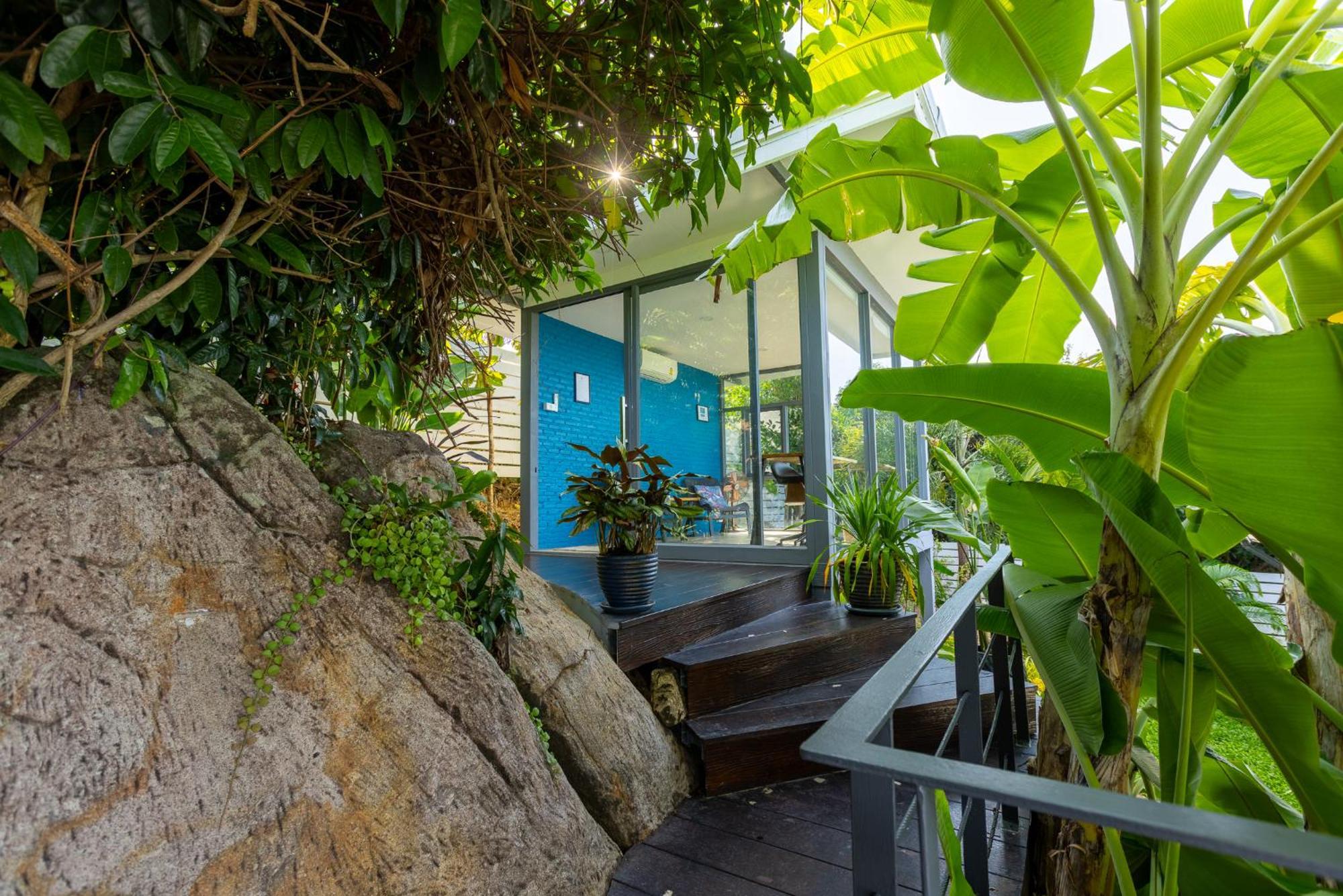 Shades Of Blue Villa Srithanu