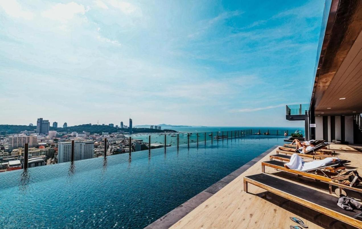 Sea View & Infinity Pool Of *