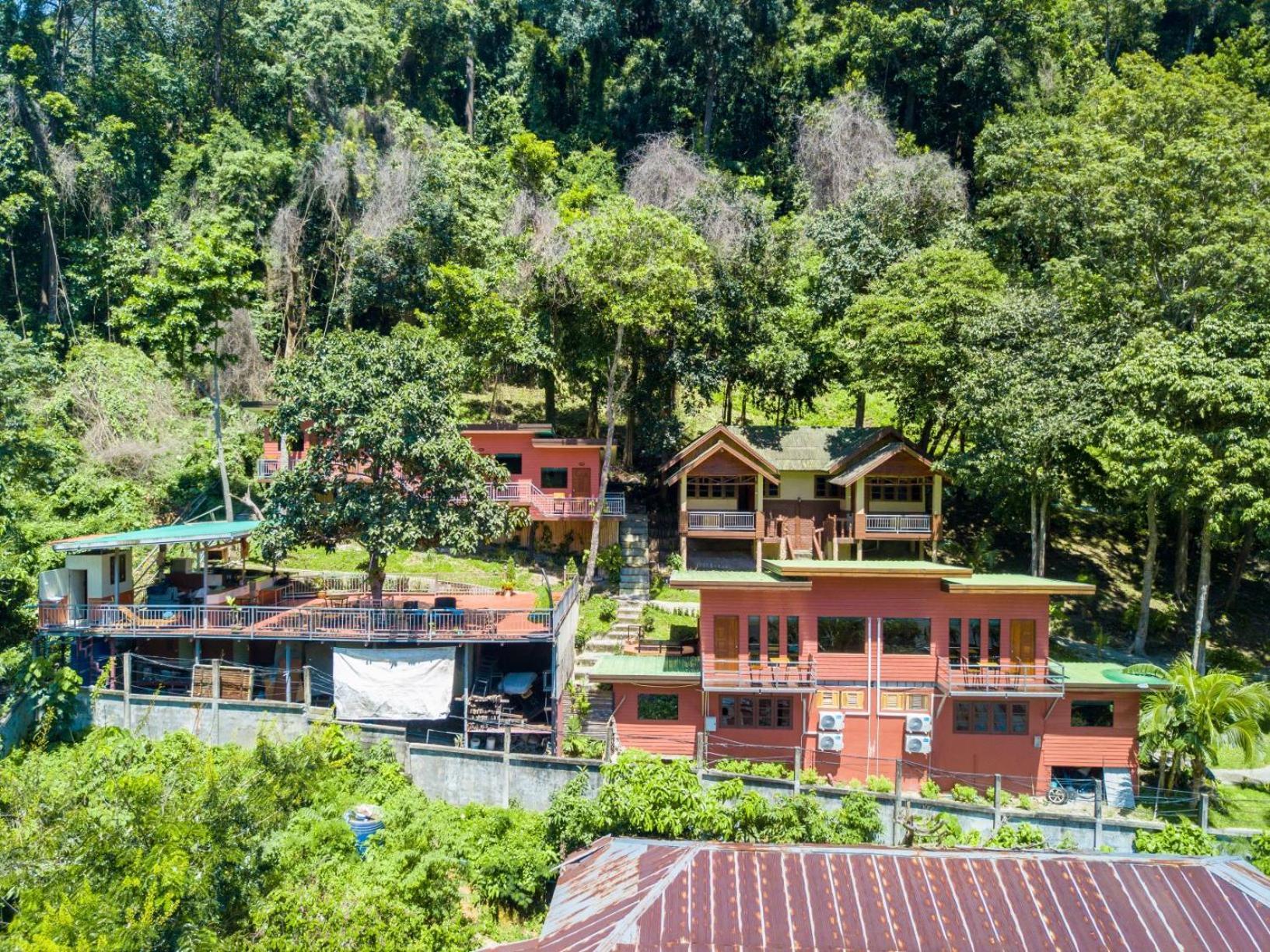 Hilltop Resort