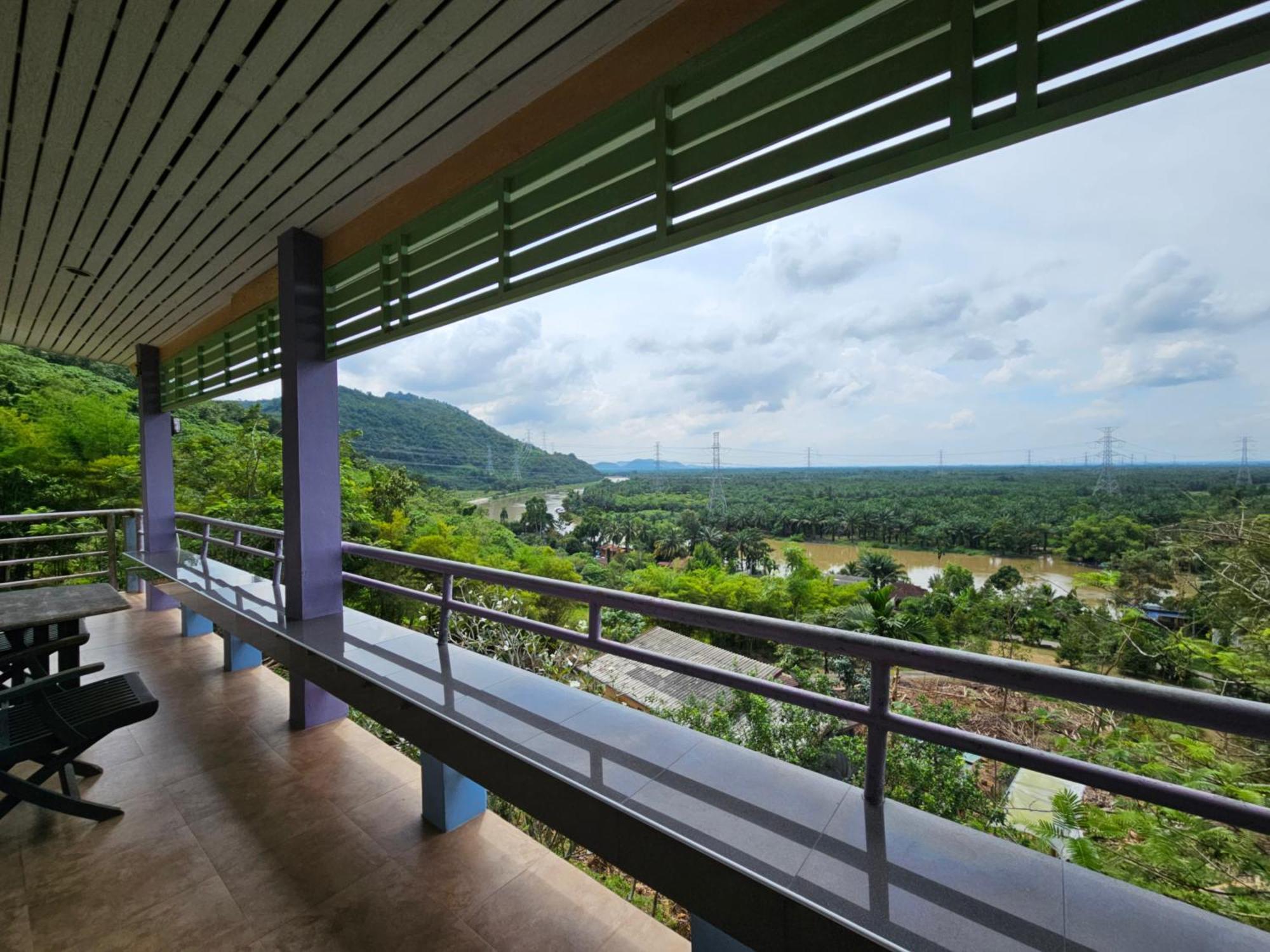 Resort Baan Khao Noi Surat Thani