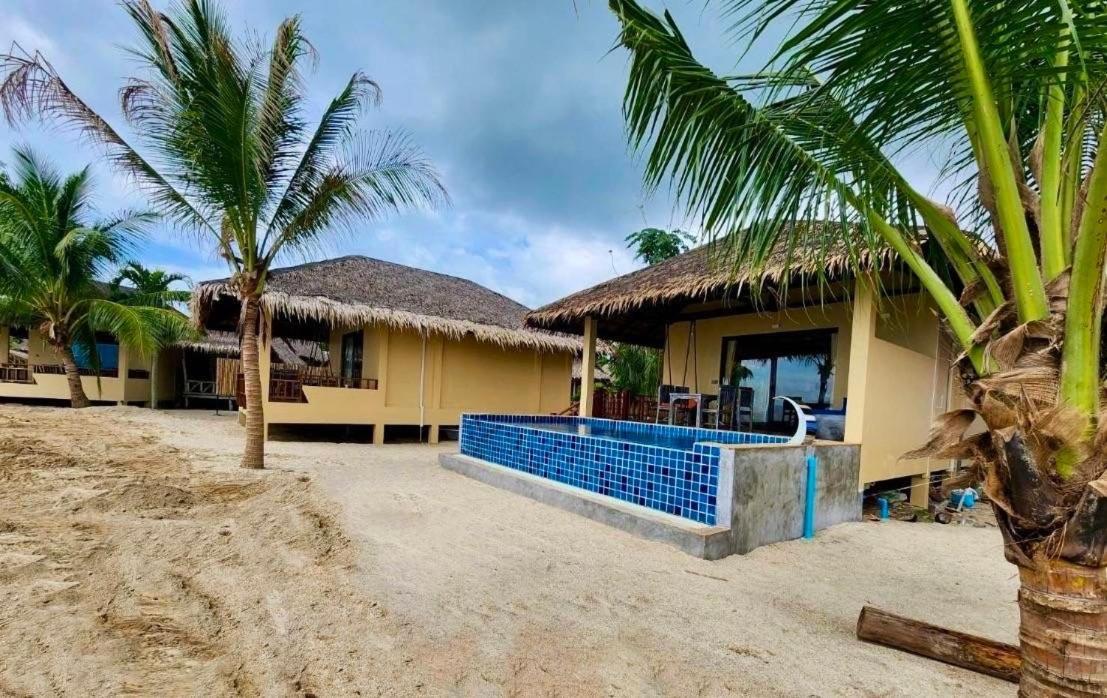Absolute Beachfront 5*